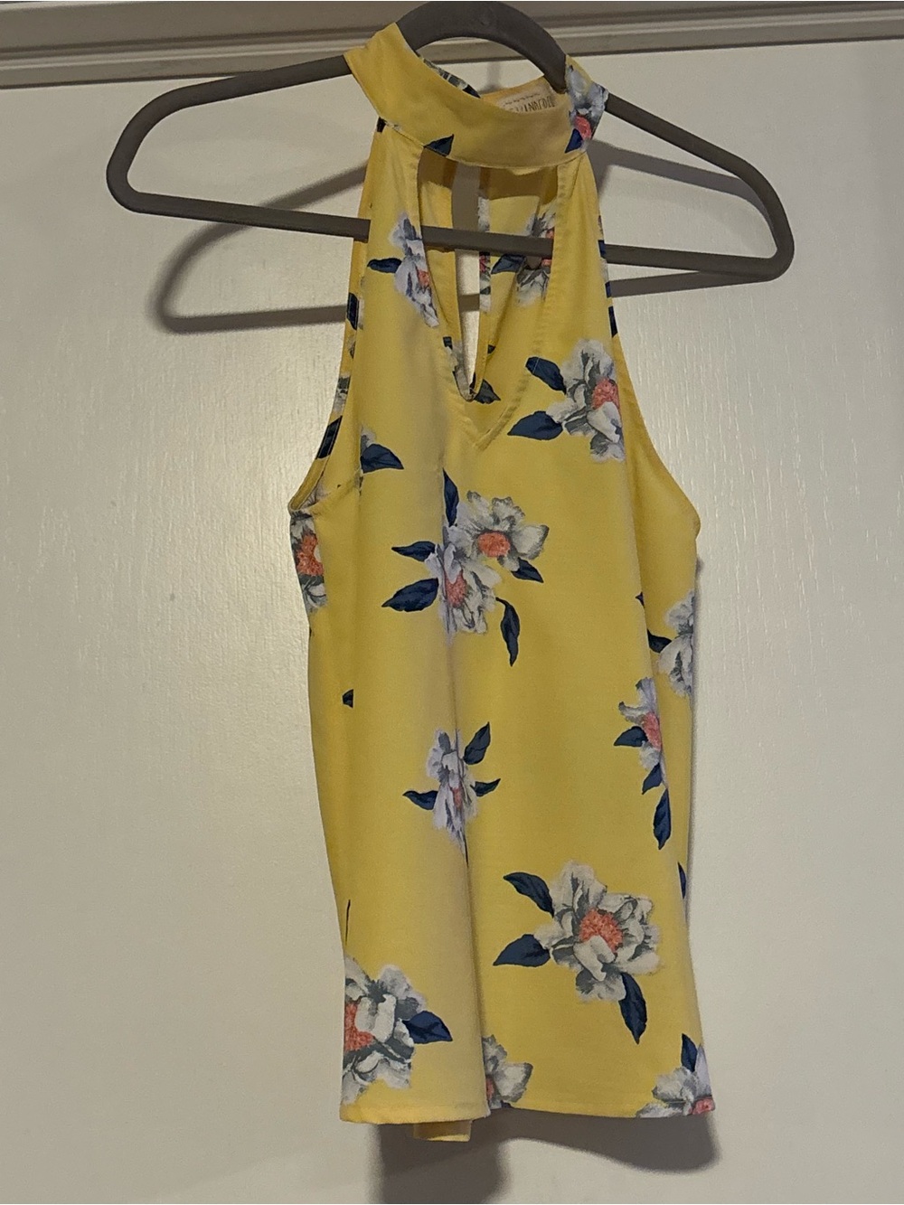 🌸Sweet Wanderer Yellow Floral Halter Camisole